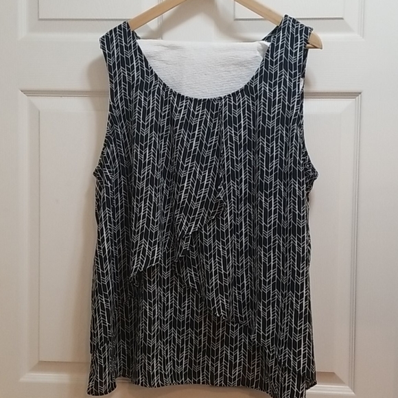 Sleeveless blouse black and white print 2C - Picture 4 of 5